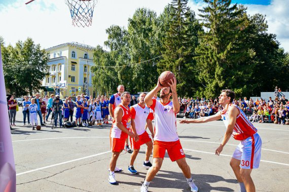 «Газпром газораспределение Самара» отметил свой профессиональный праздник областным турниром по стритболу