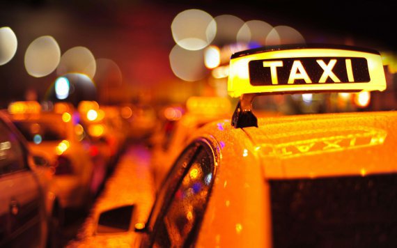Клиенты ВТБ вызывают такси по понедельникам 