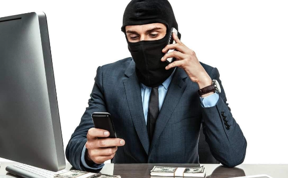 ВТБ: каждый третий звонок мошенников осуществляется через мессенджеры