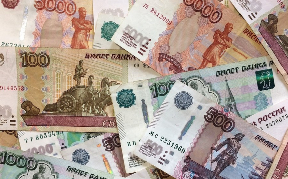 Рубль вырос к доллару и евро благодаря позитивным сигналам с внешних рынков и дорожающей нефти