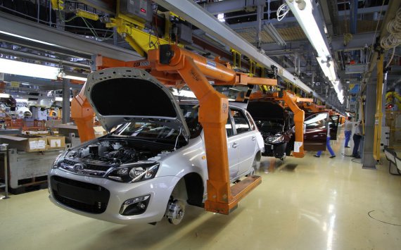 Производство АвтоВАЗа в прошлом году сократилось на 13%