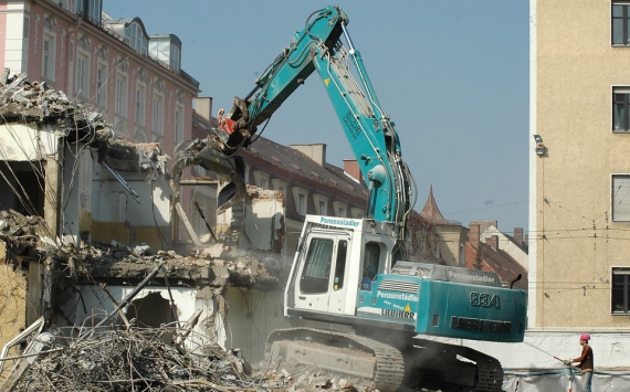 В Самаре незаконно построенное на Крымской площади здание снесут за 2,5 млн рублей