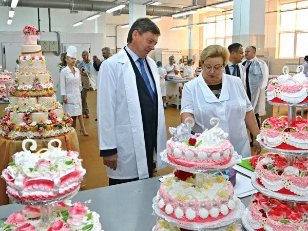 Олег Фурсов посетил Самарский булочно-кондитерский комбинат